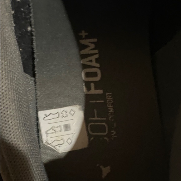 Puma Sneakers in Gray and White. Women’s size 9.5. - Picture 9 of 11